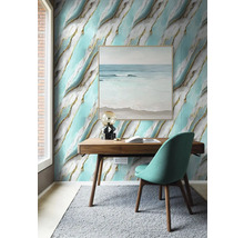 Pracovňa so stolom, stoličkou, kobercom a nástennými panelmi s mramorovým vzhľadom