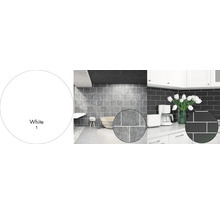 Použitie dlaždíc v kúpeľni a kuchyni s bielymi a tmavými dlaždicami.