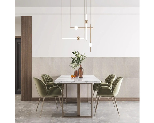 Jedáleň s jedálenským stolom, stoličkami a moderným závesným svietidlom.