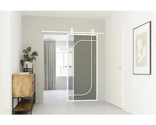 Interiér s posuvnými dverami z kovu a skla v modernom dizajne