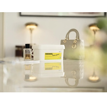 Vedro farby Abamal proti plesniam na stole