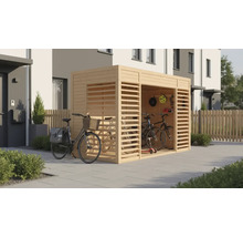 Drevená garáž na bicykle s bicyklami pred domom