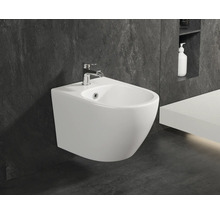 Závesný bidet z keramiky s armatúrou v kúpeľni