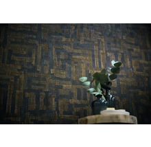 Vzorovaný dizajn stien s obdĺžnikovými tvarmi ako dekorácia