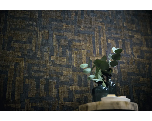 Vzorovaný dizajn stien s obdĺžnikovými tvarmi ako dekorácia