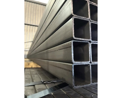 Stoh oceľových štvorcových rúrok