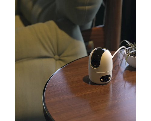 Bezpečnostná kamera na stole