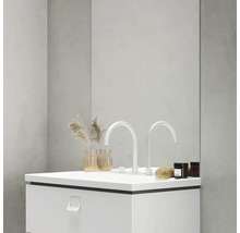 Kúpeľňová skrinka s umývadlom, batériami a zrkadlom