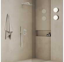 Sprchovací kút so stropnou sprchou, ručnou sprchou, termostatom a uterákom