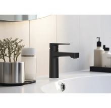 Umývadlová batéria v kúpeľni na umývadle