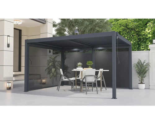 Moderná sivá pergola s jedálenským stolom a stoličkami v záhrade