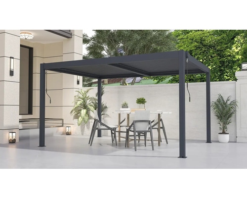 Terasa s pergolou, stolom a stoličkami