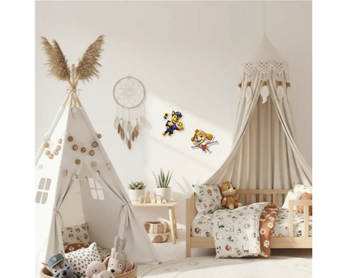 Detská izba s teepee stanom, nebesami a samolepkami na stenu Labková patrola