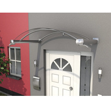 Sklenený baldachýn nad vchodovými dverami