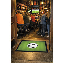 Rohožka s futbalovým motívom pred barom