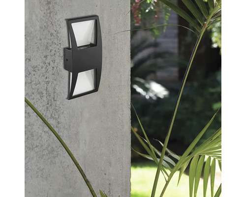 Moderné vonkajšie nástenné svietidlo z kovu na osvetlenie fasády