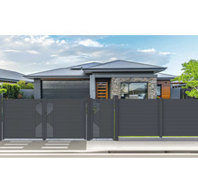 Moderný dom s sivým plotom a posuvnou bránou