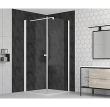 Sprchovací kút s rohovým vstupom zo skla a kovu v kúpeľni