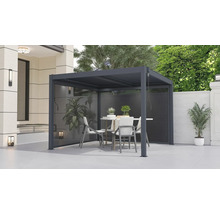 Záhradná scéna s altánkom, jedálenským stolom a stoličkami