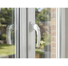 Detail plastového okna s kľučkou