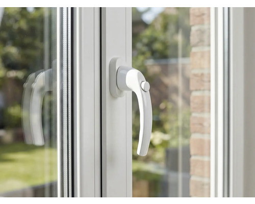 Detail plastového okna s kľučkou