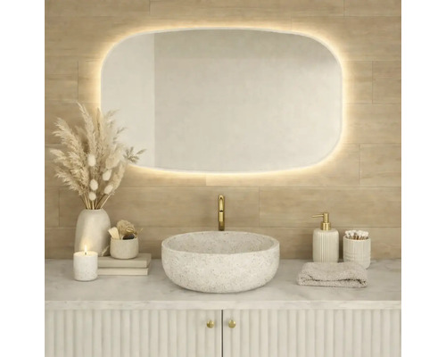 Kúpeľňa s umývadlom, zrkadlom s osvetlením a doplnkami