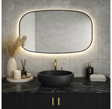 Kúpeľňa s čiernou umývadlovou skrinkou, okrúhlym umývadlom a osvetleným zrkadlom