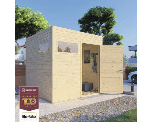 Drevený záhradný domček s oknom a otvorenými dvojkrídlovými dverami