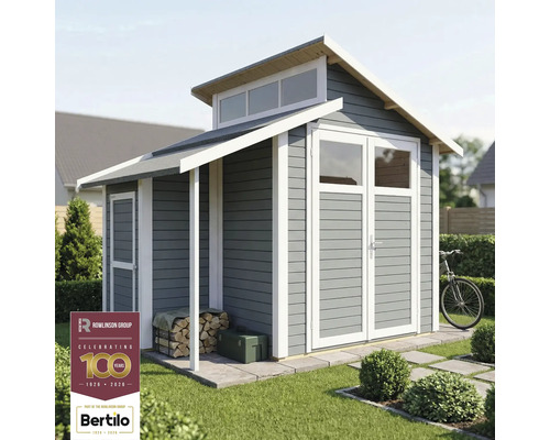 Záhradný domček s dvojkrídlovými dverami, oknom a skladom dreva pod strieškou