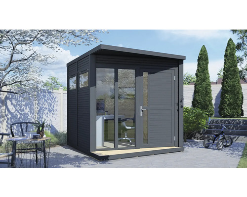 Moderný záhradný domček s kancelárskym nábytkom a sklenenými dverami