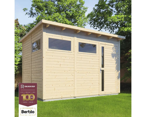 Drevený záhradný domček s oknami a dverami