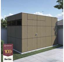 Záhradný domček s oknom a dvojkrídlovými dverami v záhrade