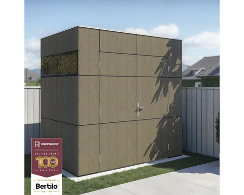 Záhradná skriňa z dreva s oknom a dverami na trávniku