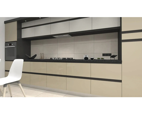 Moderná kuchyňa so vstavanými skriňami, sporákom a pracovnou plochou