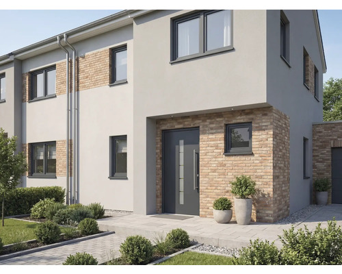 Moderný dom s sivými vchodovými dverami, oknami a fasádou s tehlovými prvkami