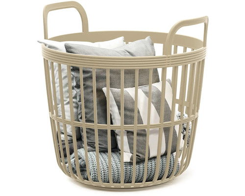 Béžový plastový kôš na bielizeň s vankúšmi a dekou