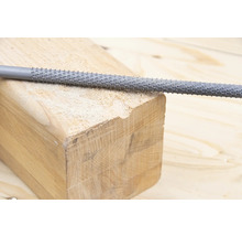 Rašpľa na drevo na opracovanie kusu dreva