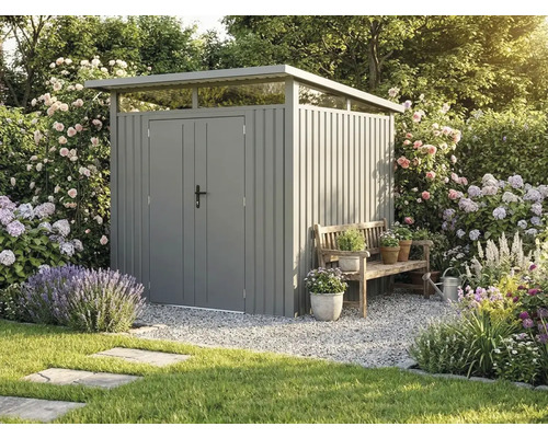 Moderný kovový záhradný domček s pultovou strechou a dvojitými dverami v kvitnúcej záhrade vedľa drevenej lavice.