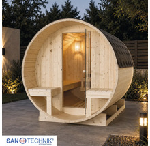 Sudová sauna Sanotechnik z dreva so sklenenými dverami a vonkajšími lavičkami v modernej osvetlenej záhrade. Sanotechnik International Logo.