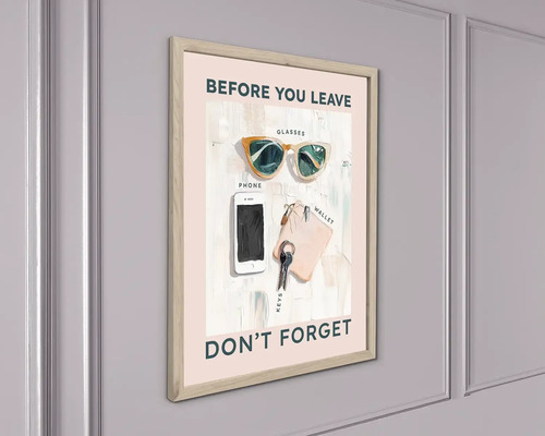 Zarámovaný plagát s nápisom Before You Leave Don't Forget, ilustrácie slnečných okuliarov, smartfónu, peňaženky a kľúčov.