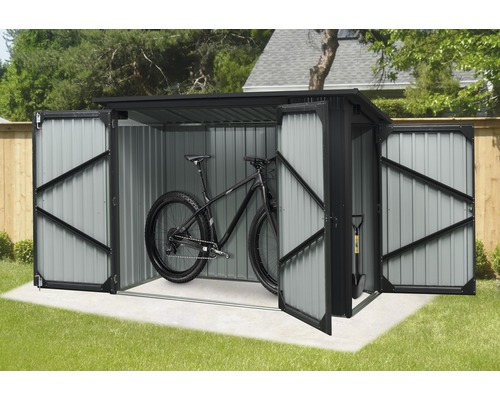 Kovová záhradná búda s otvorenými dverami a bicyklom
