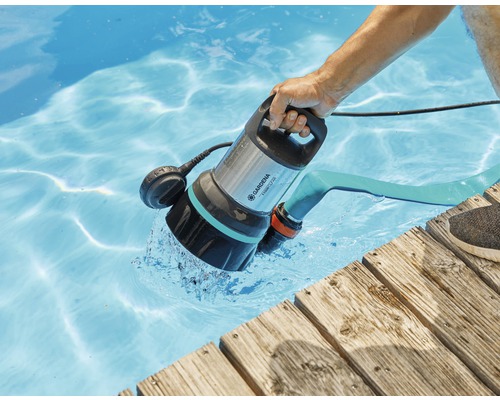 Ponorné kalové čerpadlo Gardena používané v bazéne