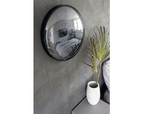 Nástenné hodiny so zrkadlovým sklom a výhľadom do izby