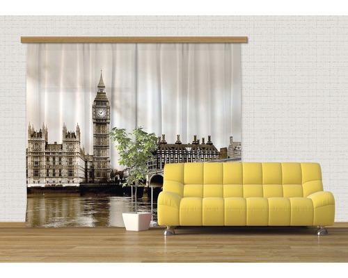 Ozdobné šály s motívom Londýna v obývacej izbe