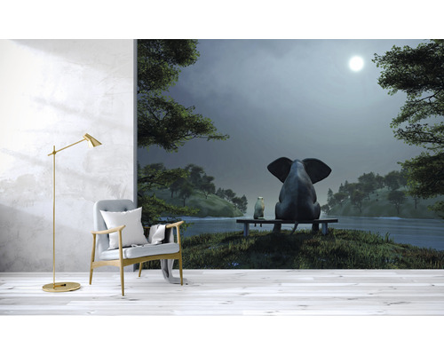 Dekoratívna tapeta so slonom, medveďom a nočným jazerom v obývacej izbe