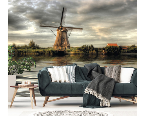 Foto tapeta s veterným mlynom pri jazere v obývacej izbe