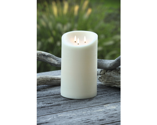 Dekoratívna vosková sviečka s tromi plameňmi pre vnútorné a vonkajšie použitie