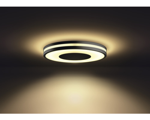 LED stropné svietidlo s kruhovým dizajnom.