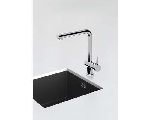 Kuchynská batéria vedľa drezu