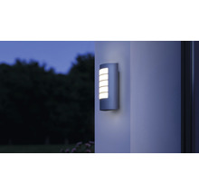 Vonkajšie nástenné svietidlo s obdĺžnikovými svetelnými prvkami na osvetlenie vonkajších priestorov